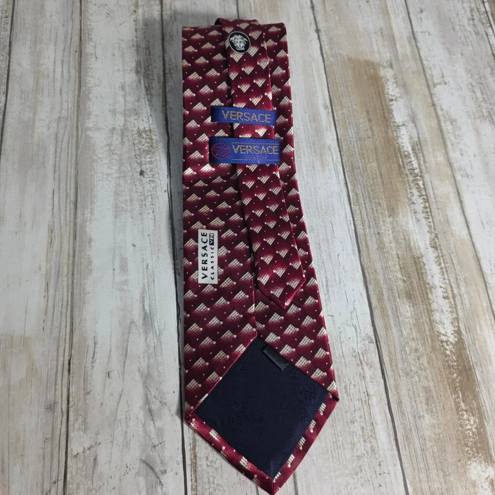 Versace Classic V2 Mens Silk Tie Burgundy Cream Geometric Medusa Logo Italy